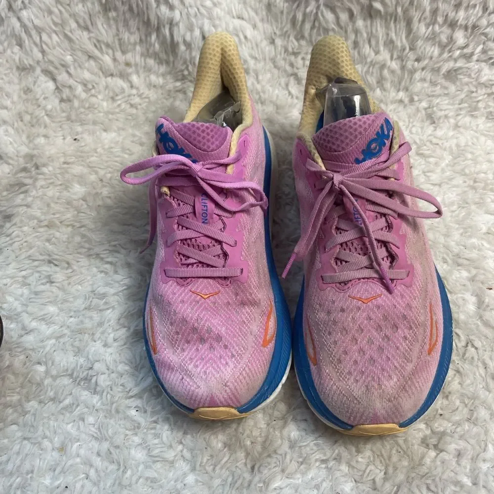 Hoka Clifton 9  Pink running sneakers size 9.5